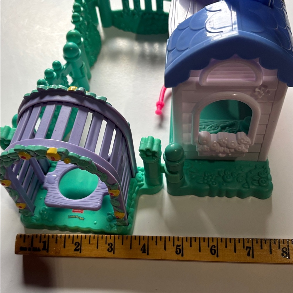 Fisher-Price Little People Playtime Pals Tea Party Garden House  2001 - Picture 7 of 14